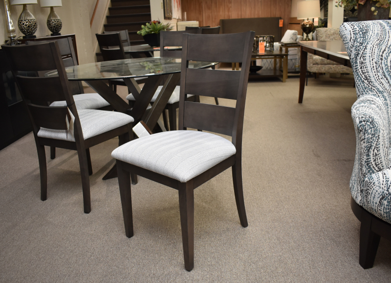 48"Glass Pedestal Table and 4 Chairs