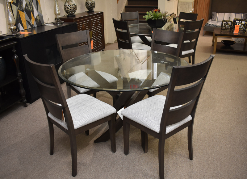 48"Glass Pedestal Table and 4 Chairs